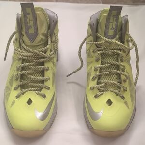 Lebron 10 Volt Neon Green and Silver Rarely Worn Shoes